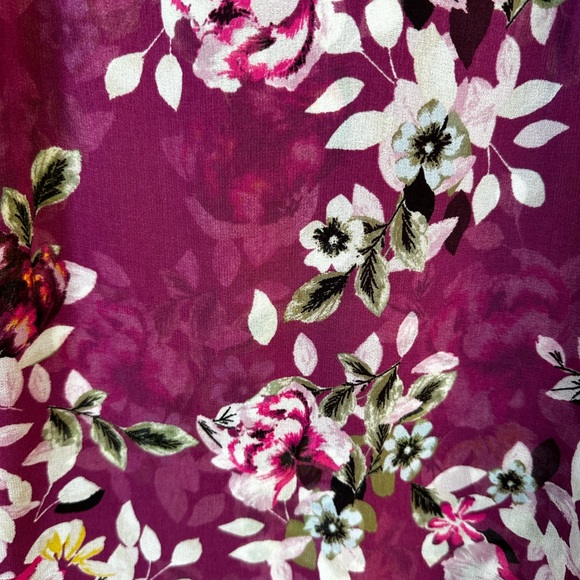 A dress by WhiteHouse/Black Market. Size 10p. Light weight crepe material. - Picture 6 of 8